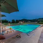 فيلة In Lucca With Infinity Pool *