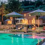 In Lucca With Infinity Pool فيلة *