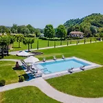 In Lucca With Infinity Pool