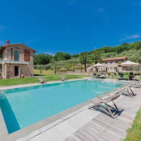 In Lucca With Infinity Pool San Ginese