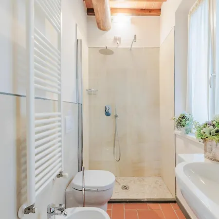 Vila In Lucca With Infinity Pool San Ginese