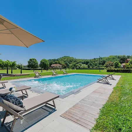 Villa In Lucca With Infinity Pool